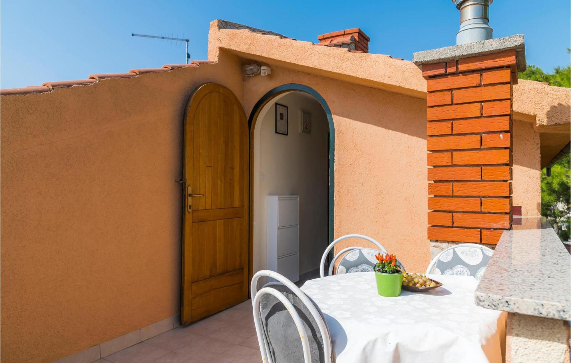 Awesome Apartment In Jadrija With Wifi Экстерьер фото
